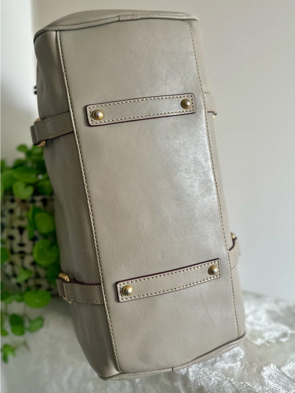 Dooney & Bourke Light Taupe Florentine Satchel EUC